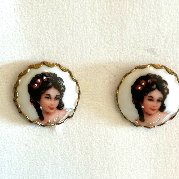 Limoges Porcelain Portrait Earrings Lady In Blue Scalloped Gold Edge Screw Back - Picture 3 of 7